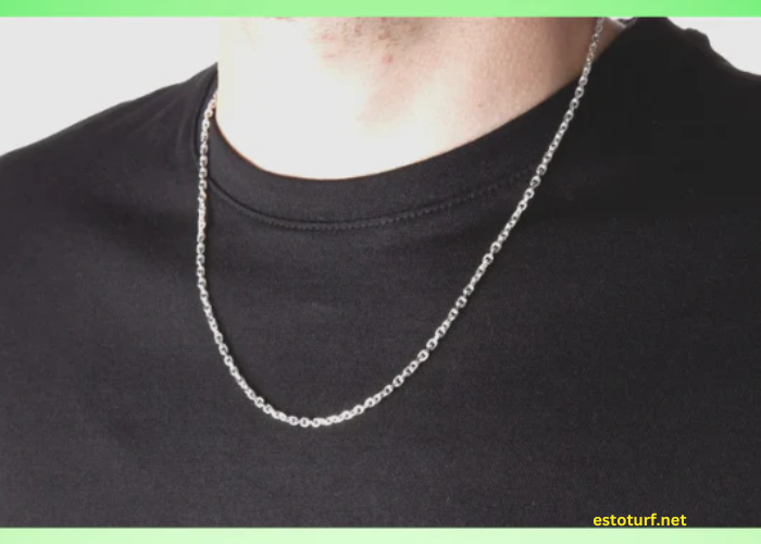 Why Do Guys Wear Chains? Trends & Meanings